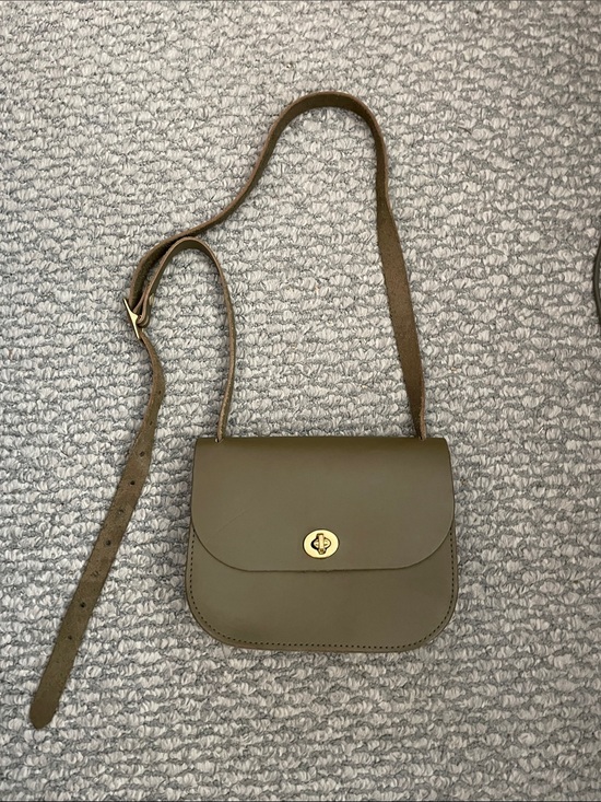 Howl & Hide Handbags - Howl & Hide Goods Well Built black Saddle bag crossbody NEW leather